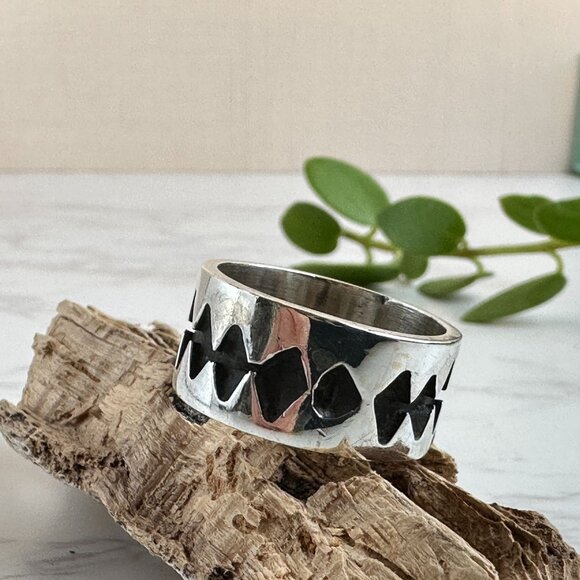 Taxco Mexico Sterling Silver Wide Band Ring With Black Details Size 10 - Picture 4 of 9